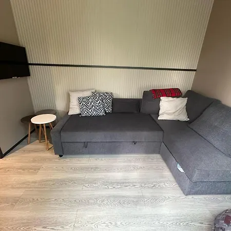 מלון Merkezde Havuzlu 2 Aileye Uygun 3*